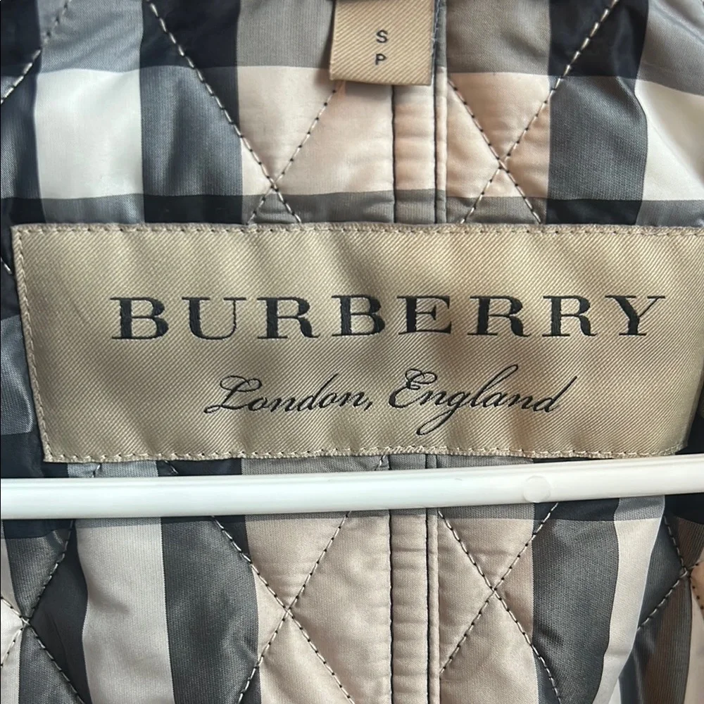 Burberry Black Quilted Jacket - Picture 4 of 6